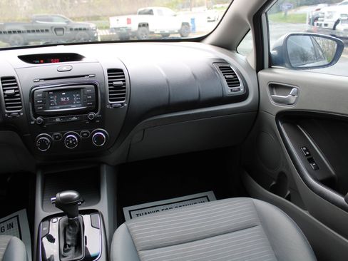 Used 2017 Kia Forte LX w/ LX Popular Package image 13