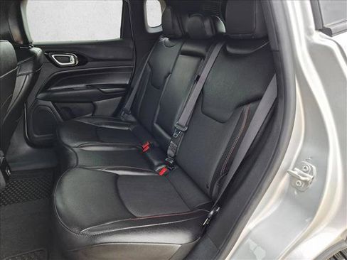 Used 2025 Jeep Compass Trailhawk AWD/4WD image 18