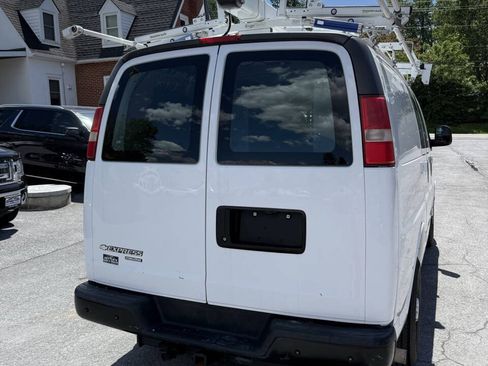 Used 2015 Chevrolet Express 2500 RWD image 8