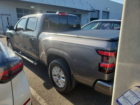Used 2022 Nissan Frontier SV w/ Technology Package RWD image 4