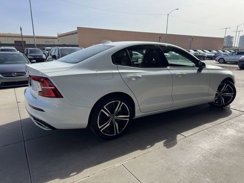 Used 2022 Volvo S60 T8 R-Design Expression w/ Premium Package image 4