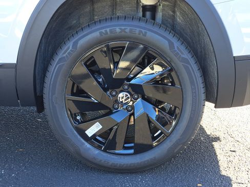New 2026 Volkswagen Atlas SE FWD image 35