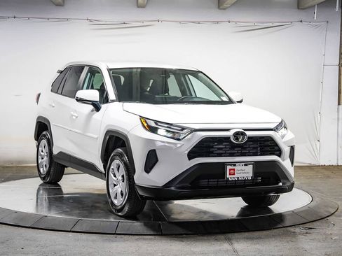 Certified 2025 Toyota RAV4 LE FWD image 5