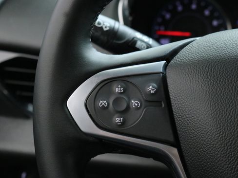 Used 2023 Chevrolet Traverse LT image 13