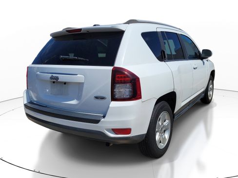 Used 2016 Jeep Compass Latitude FWD image 6