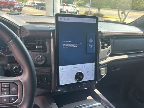 Used 2023 Ford Expedition Limited RWD image 16