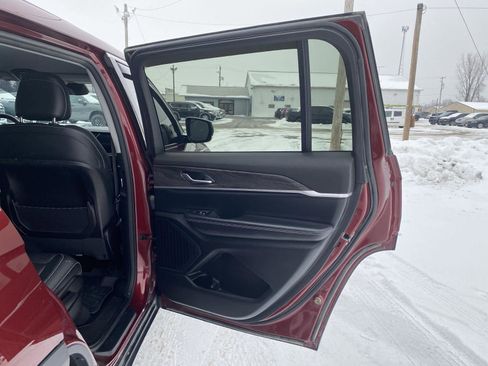 Used 2023 Jeep Grand Cherokee L Limited image 27