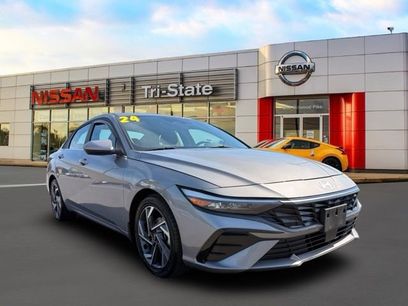 Used 2024 Hyundai Elantra SEL w/ Convenience Package