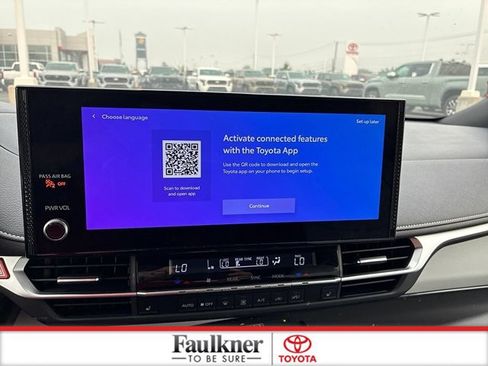 Used 2025 Toyota Sienna XSE w/ XSE Plus Package AWD/4WD image 30