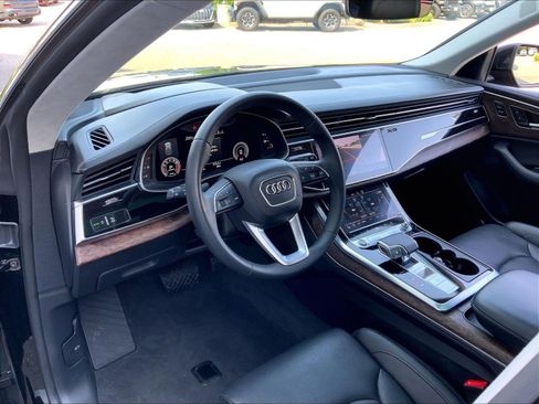 Used 2023 Audi Q8 Prestige w/ Prestige Package AWD/4WD image 13