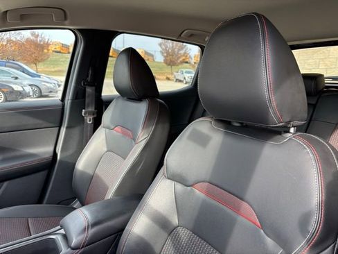 Used 2025 Nissan Kicks SR image 26