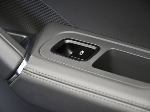 Certified 2023 Porsche Cayenne Turbo AWD/4WD image 26