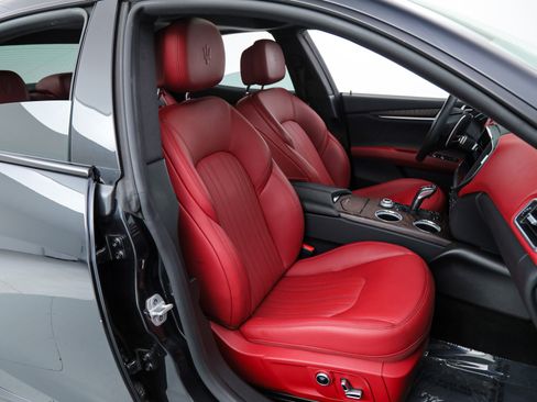 Certified 2023 Maserati Ghibli Modena Q4 image 12