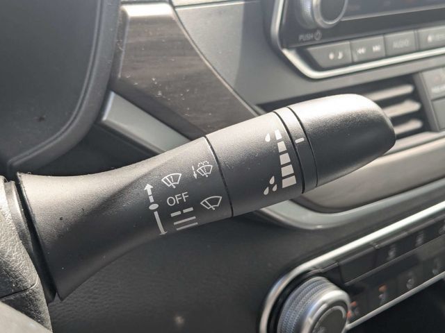 Used 2025 Nissan Altima 2.5 SV FWD image 25