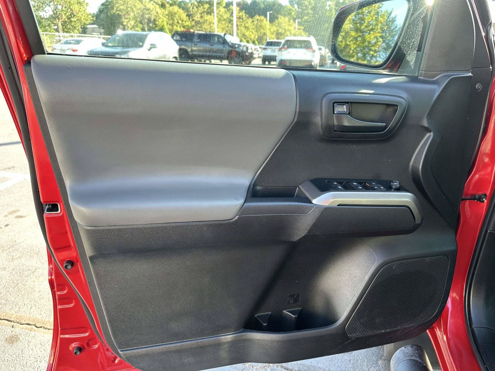 Used 2023 Toyota Tacoma SR5 RWD image 15