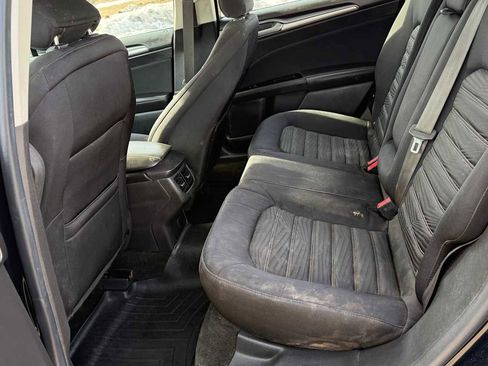 Used 2016 Ford Fusion SE image 8