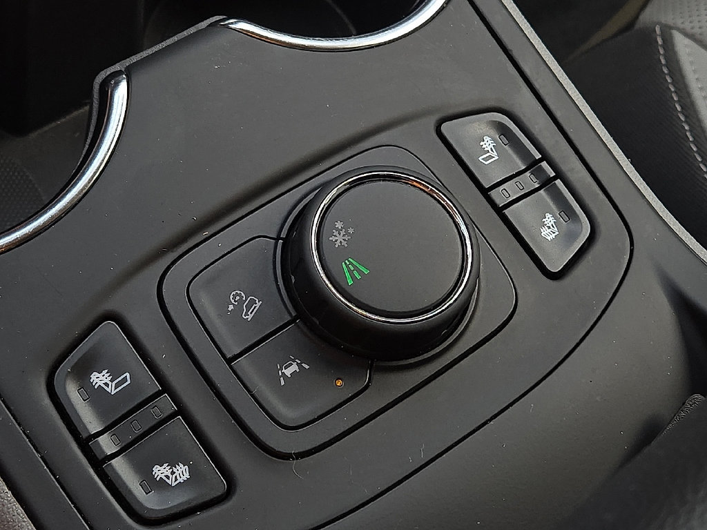 Used 2024 GMC Terrain SLT FWD image 14