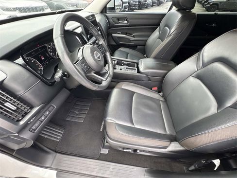 Used 2023 Nissan Pathfinder SL image 23