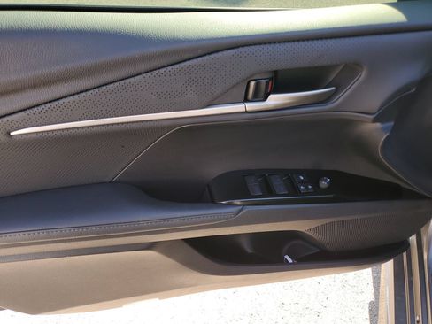 Used 2025 Toyota Camry XSE FWD image 20