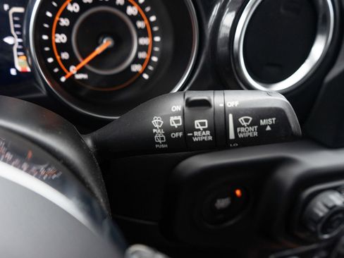 Used 2021 Jeep Wrangler Unlimited Sahara image 26