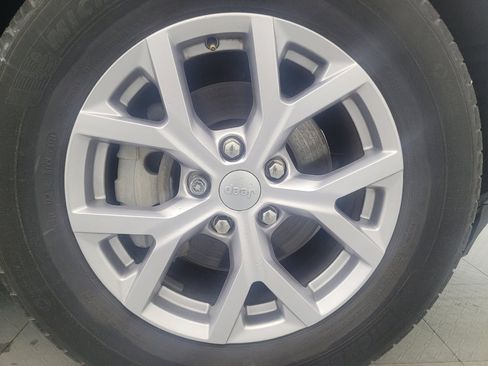 Used 2022 Jeep Grand Cherokee Limited RWD image 31
