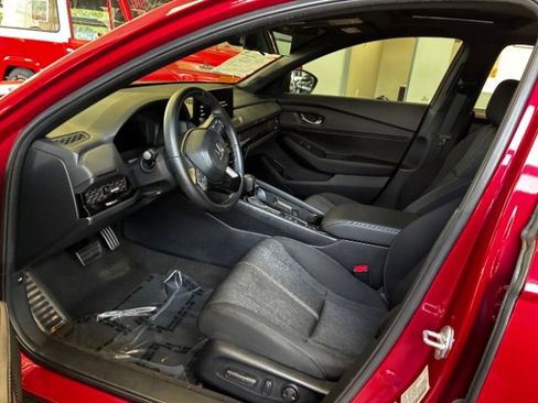Used 2023 Honda Accord Sport image 13
