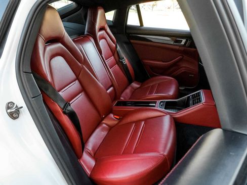 Used 2018 Porsche Panamera 4S image 48