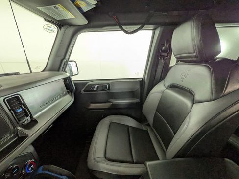 Used 2022 Ford Bronco Black Diamond image 31