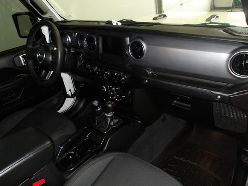 Used 2023 Jeep Gladiator Sport AWD/4WD image 15