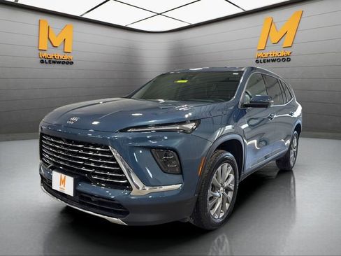 Used 2025 Buick Enclave Preferred image 4