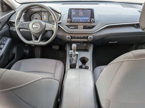 Used 2025 Nissan Altima 2.5 S image 17