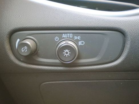 Used 2024 Chevrolet Malibu LT image 38