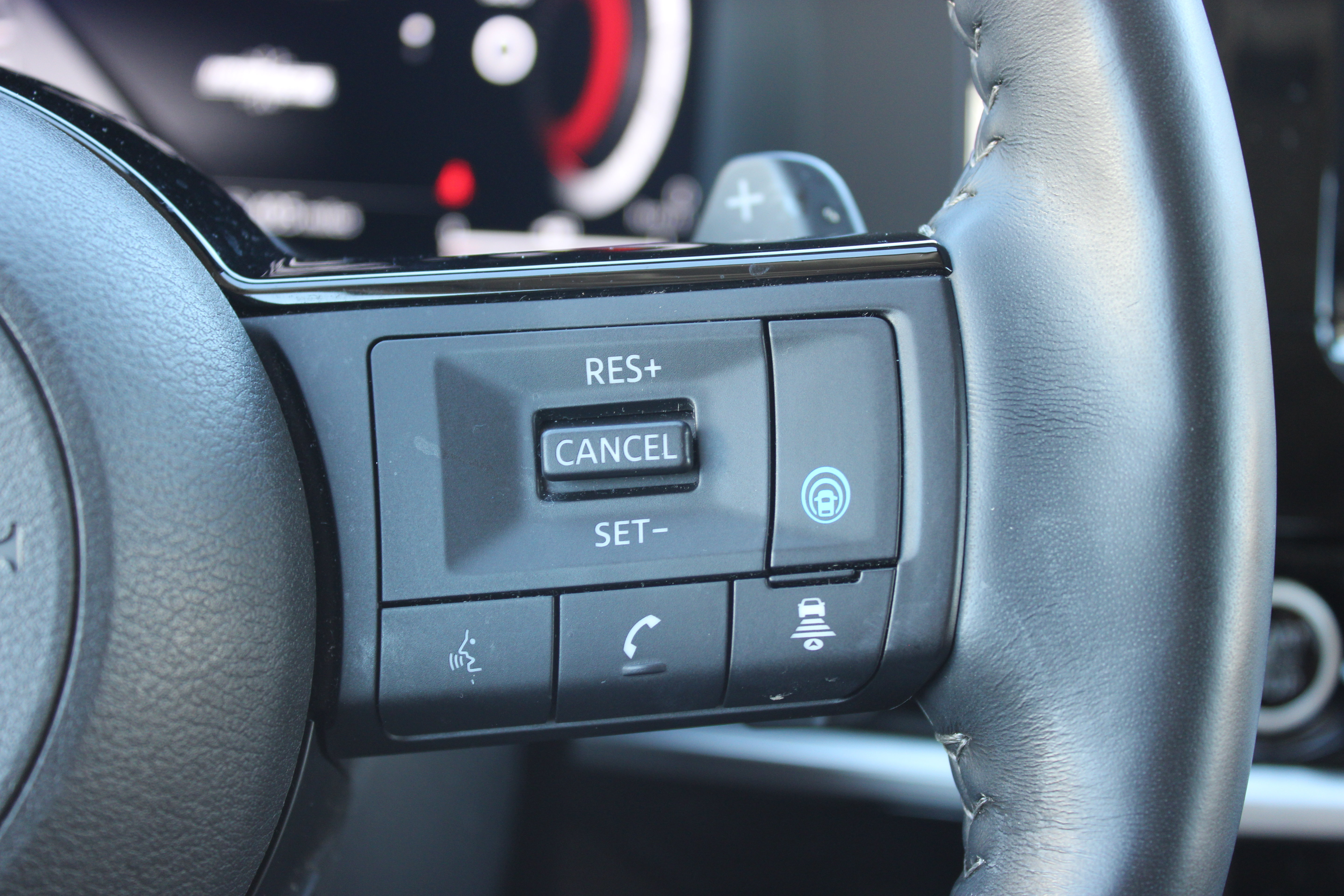 Certified 2024 Nissan Pathfinder Platinum AWD/4WD image 28