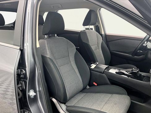 Used 2023 Nissan Rogue SV image 7