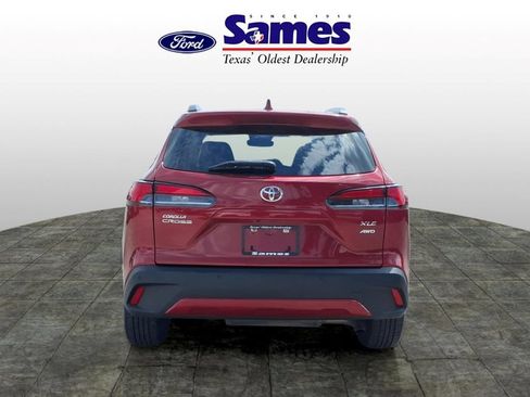 Used 2023 Toyota Corolla Cross XLE AWD/4WD image 4