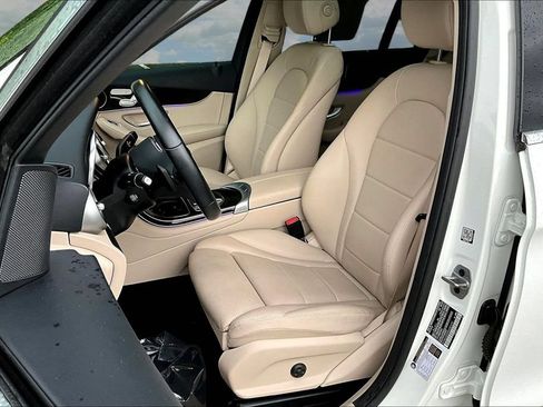 Used 2022 Mercedes-Benz GLC 300 4MATIC w/ Premium Package Lite image 23