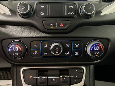 Certified 2024 GMC Terrain SLT w/ Elevation Edition FWD image 18