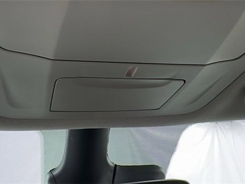 Used 2023 Chrysler Pacifica Touring-L image 34