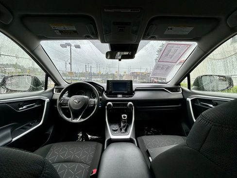 Certified 2021 Toyota RAV4 XLE w/ XLE Grade Weather Package AWD/4WD image 18