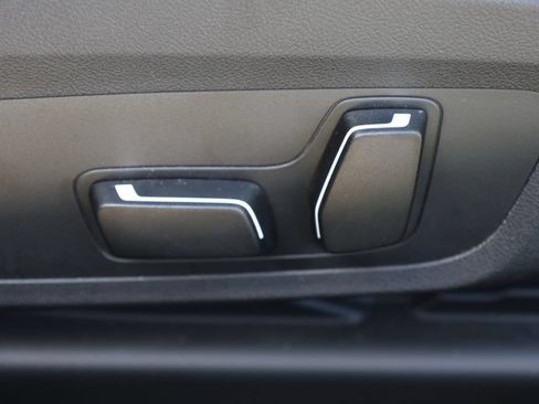Used 2025 BMW 230i Coupe RWD image 16