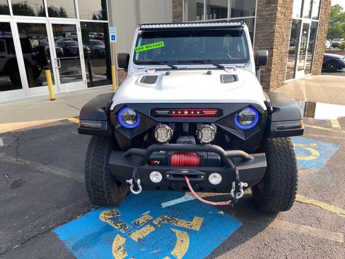 Used 2020 Jeep Wrangler Unlimited Rubicon w/ Dual Top Group AWD/4WD image 11