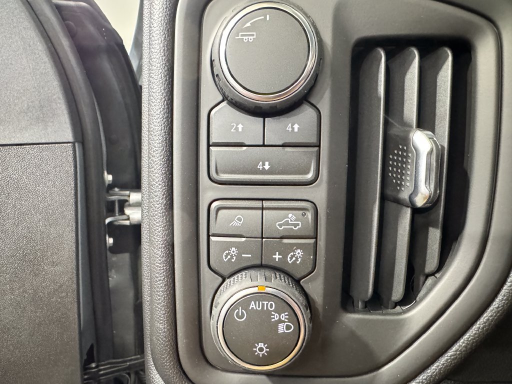 New 2026 Chevrolet Silverado 2500 Custom w/ Custom Value Package AWD/4WD image 15
