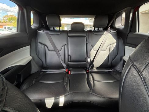 Used 2025 Jeep Compass Limited image 40