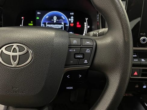 Used 2025 Toyota Camry LE FWD image 20