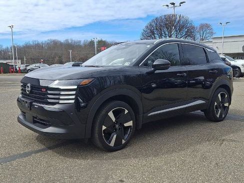 Certified 2025 Nissan Kicks SR image 4