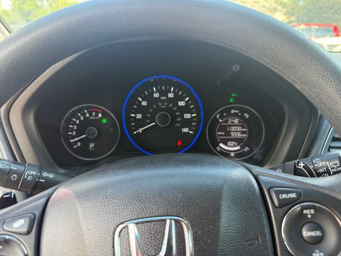 Used 2016 Honda HR-V EX image 10