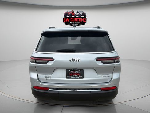 Used 2023 Jeep Grand Cherokee L Limited AWD/4WD image 6