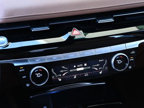 Used 2021 Genesis G80 2.5T image 16