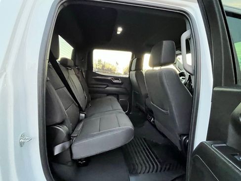 Used 2025 Chevrolet Silverado 1500 LT image 25