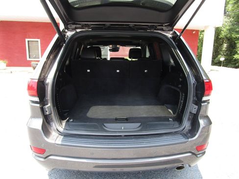 Used 2020 Jeep Grand Cherokee Altitude AWD/4WD image 25